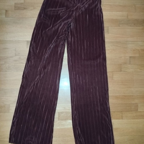 Zara velvet pleated pants size S like new, burgundy brown