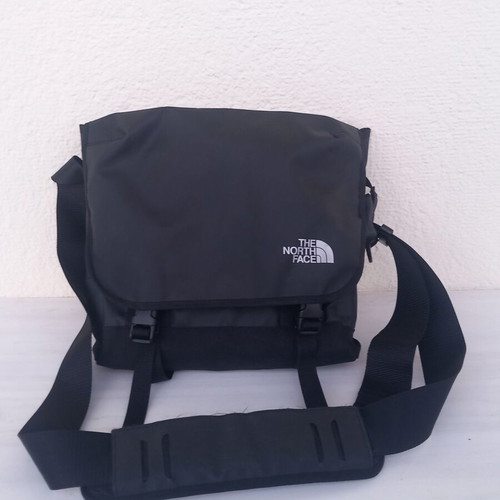The North Face messenger bag like new, black