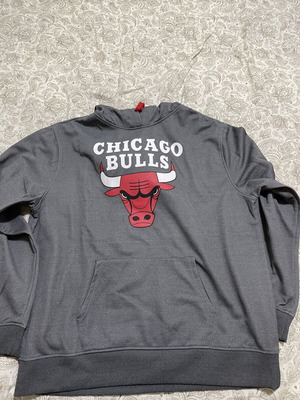 Φούτερ Chicago Bulls XXL σαν καινούργιο, γκρι και κόκκινο