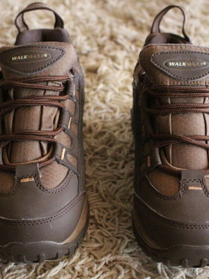 Walkmaxx sports shoes brown new size 37
