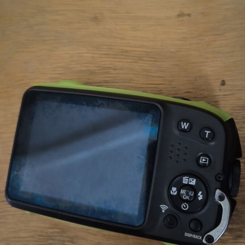 Fujifilm XP90 waterproof camera with 32GB card