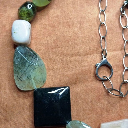 Statement necklace made of natural semiprecious stones, like new, 65cm