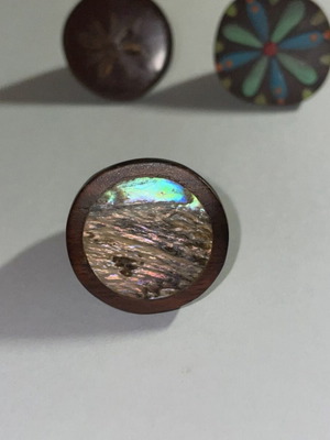 Wooden handmade ring set like new, 3 pieces with engraved flower and iridescent landscape