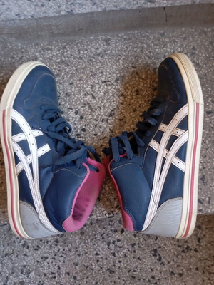 Onitsuka Tiger sports shoes used, size 40, blue and pink