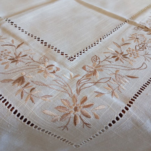 Ecru semi-linen tablecloth with beige floral embroidery and handmade cutwork