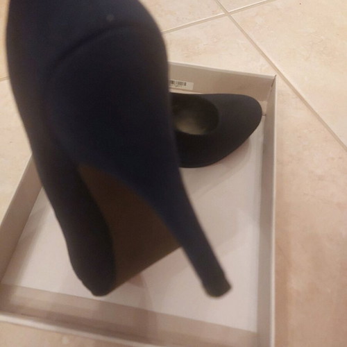 Tamaris blue suede pumps like new, size 38