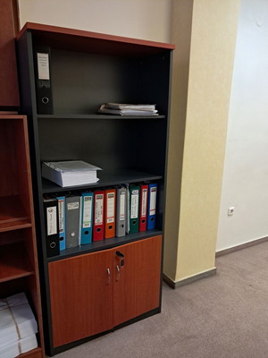 Bookcase like new, 80cm x 180cm