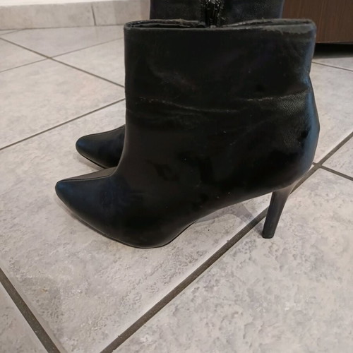 Leather ankle boots black with high heel and zipper size 39 used
