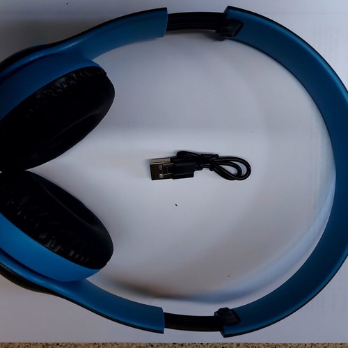 Bluetooth Foldable Headphones with FM, new
