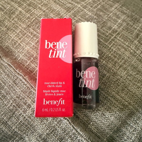 Benetint από Benefit 6ml καινούργιο υγρό ρουζ για χείλη και μάγουλα