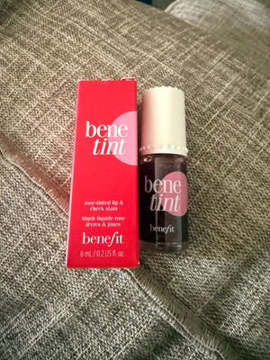 Benetint από Benefit 6ml καινούργιο υγρό ρουζ για χείλη και μάγουλα
