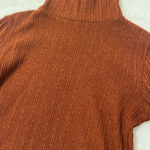 Bershka turtleneck brick red used, light knit, comfortable casual