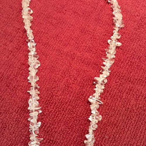 Necklace like new, white