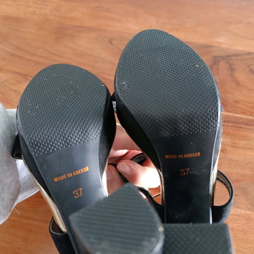 Stefania black high-heeled sandals like new with gold details