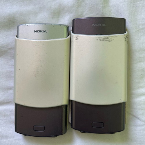 Nokia N70 lot used phones for parts without batteries
