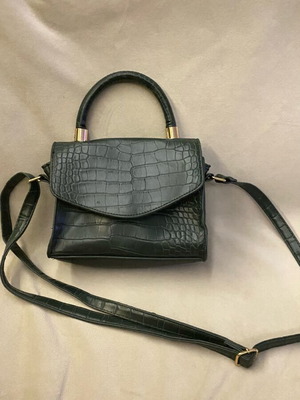 Handbag crossbody like new in dark green color