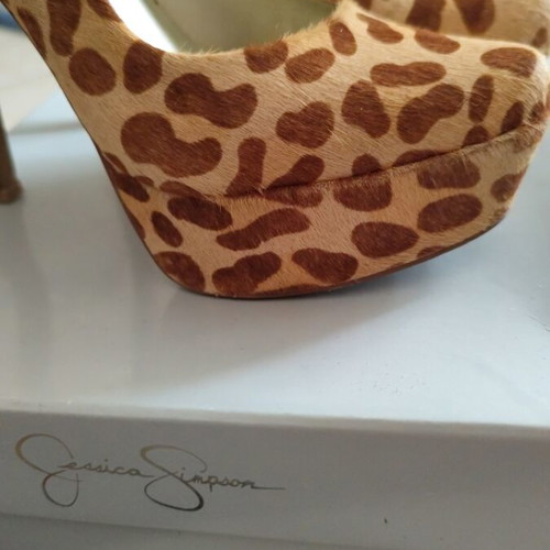 Jessica Simpson high heels like new, size 38, pony skin