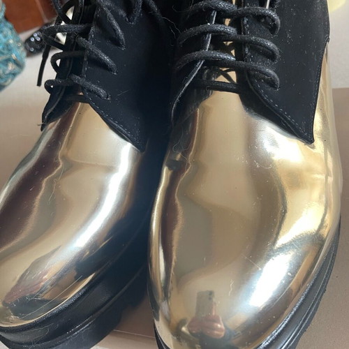 Oxford shoes like new, black velvet with gold platform