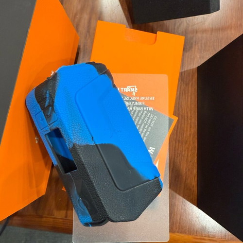 Geekvape Aegis Legend 3 mod kit like new with charger and liquid
