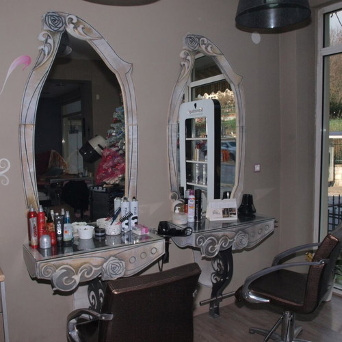 Hair Salon Equipment like new with reception, screens, mirrors, chairs, manicure table, lights