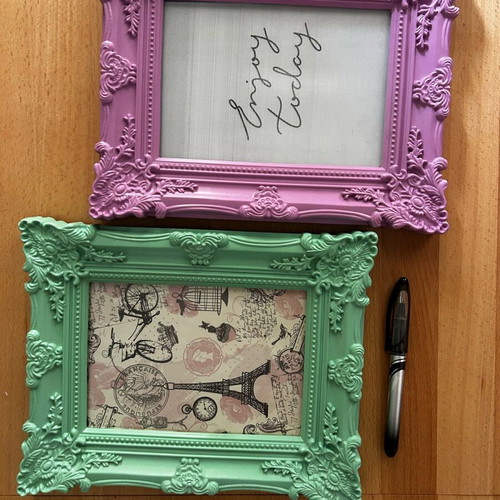Plastic photo frames like new, pistachio and lilac colors