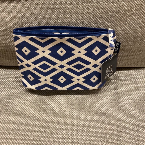 AQVA SUMMER CLUTCH / TOILETRY BAG