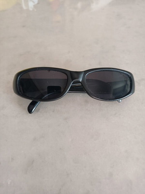 Vintage Kangol sunglasses like new, black wrap-around style