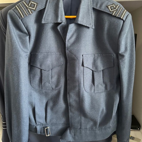 Winter Air Force Uniform Battle Dress like new, size M, Squadron Leader rank