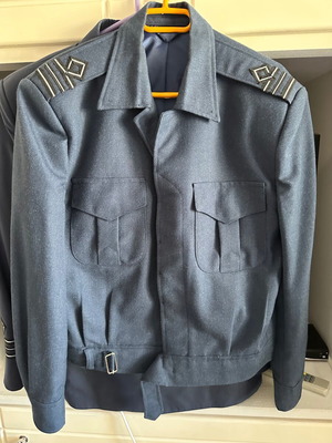 Winter Air Force Uniform Battle Dress like new, size M, Squadron Leader rank