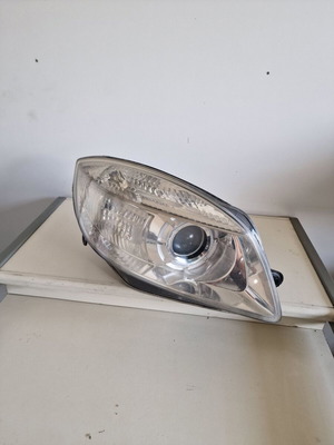 Skoda Fabia front right passenger headlight like new 2006-2014 genuine