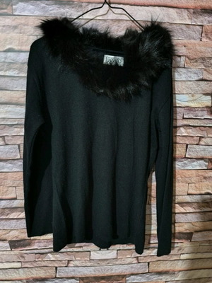 Figaro women's black blouse like new with synthetic fur collar size M