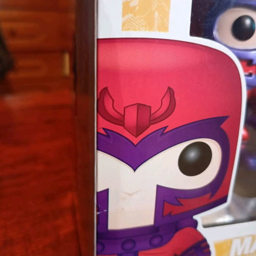 Funko Pop Magneto Hot Topic Exclusive Metallic like new