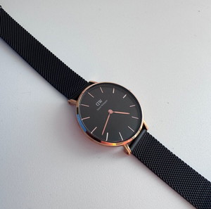 Γυναικείο ρολόι Daniel Wellington – Ολοκαίνουργιο / Μαύρο με μεταλλικό λουρί