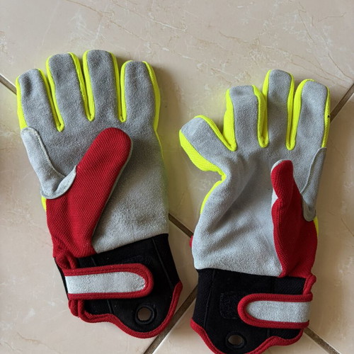 Firefighting forest gloves size 10 new, fire resistant