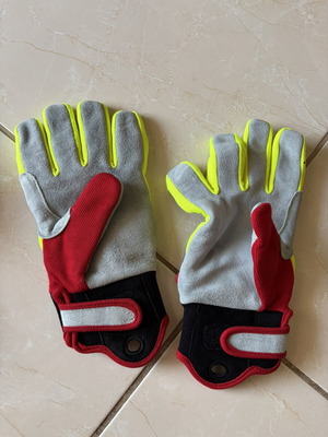 Firefighting forest gloves size 10 new, fire resistant