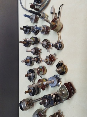 Set of 25 potentiometers from vintage radio and TV devices
