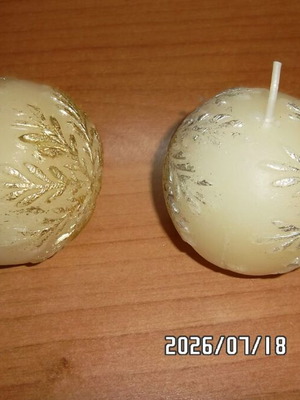 Комплект от 2 кръгли свещи нови