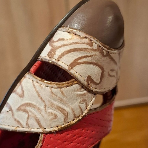 Shoes like new, brown and red leather pumps, size 39