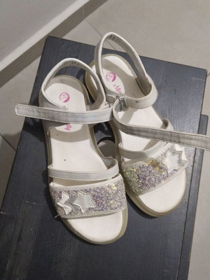 White children's sandals size 34, platform style