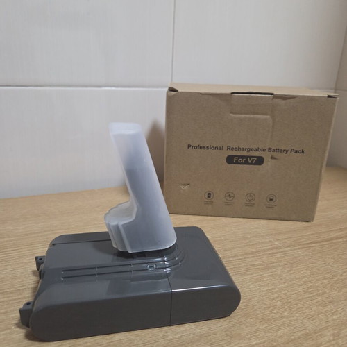 Battery with accessories for Dyson V7 new