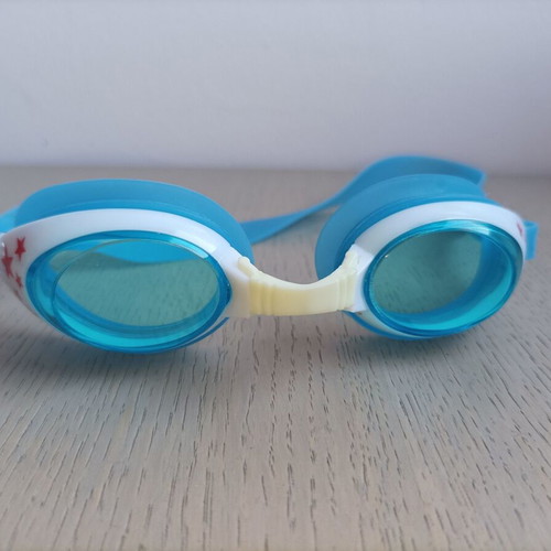 Children's swimming goggles blue like new