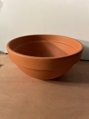 Deroma terracotta cup planter made in Italy new with hole (23cm diameter x 12cm height) No2