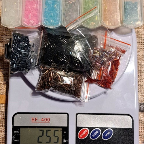 Craft beads and minerals set like new, 5 storage boxes, 4 kg