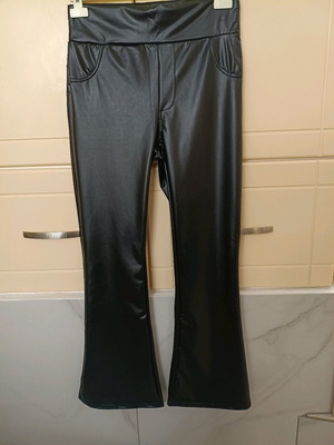 Women's black faux leather pants like new, size XL