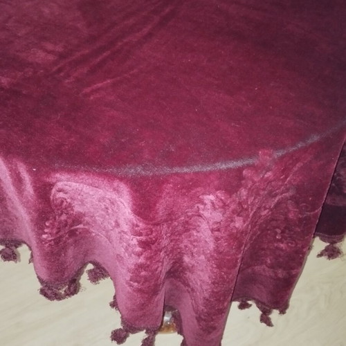 Velvet tablecloth wool deep red, like new, 1.80x1.80 m