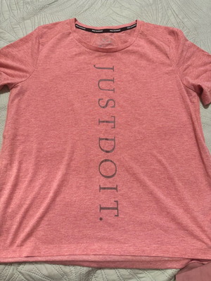 Nike women's t-shirt size M like new, pink