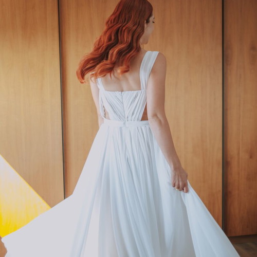 Wedding dress with veil like new, white chiffon, size M