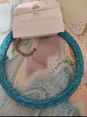 Choker in blue with rhinestones, new