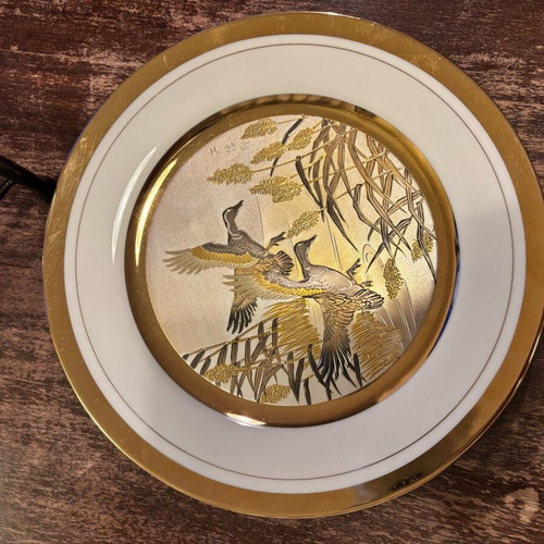 Decorative porcelain wall plate Japan like new