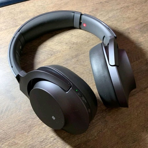 Sony hear on headphones used with noise canceling and adaptive sound